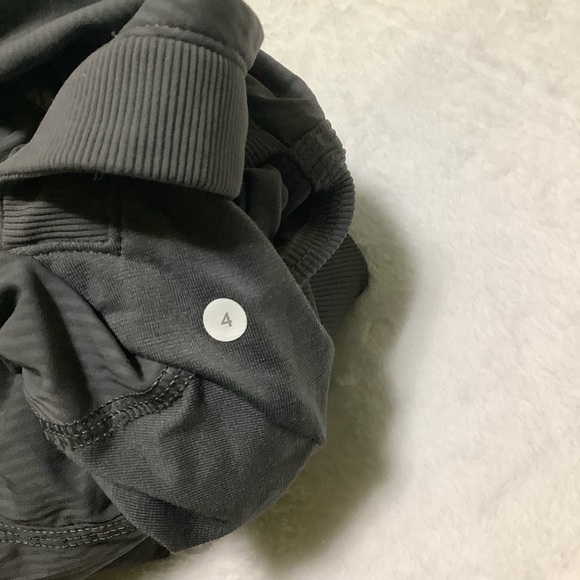 Lululemon Crop Studio Joggers Size 4 Gray Pants - Picture 5 of 11